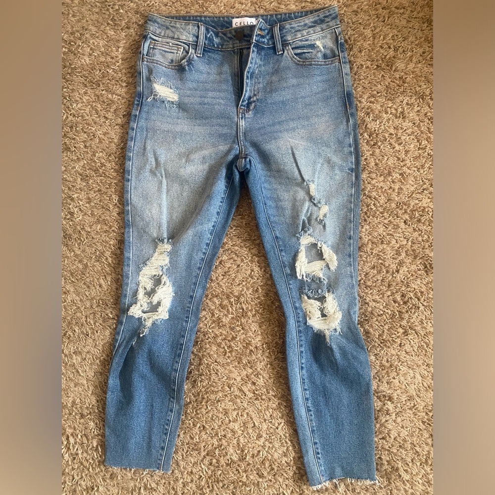 Cello denim, size 7, skinny with stretch to ankle